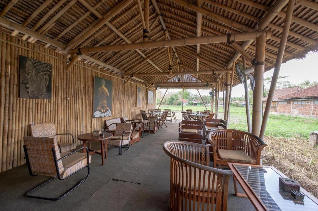 Oyo 2380 Alea Guesthouse Muntilan Kültér fotó