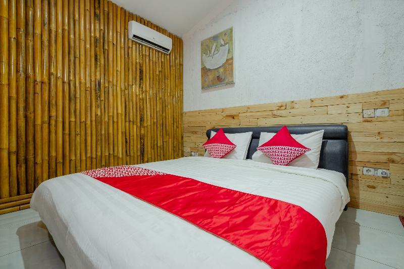 Oyo 2380 Alea Guesthouse Muntilan Kültér fotó