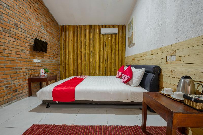 Oyo 2380 Alea Guesthouse Muntilan Kültér fotó