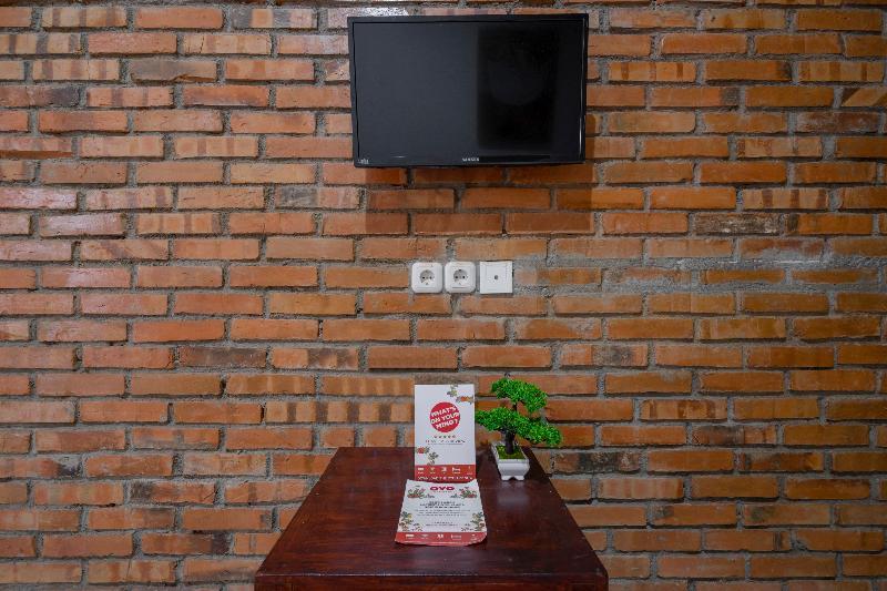 Oyo 2380 Alea Guesthouse Muntilan Kültér fotó