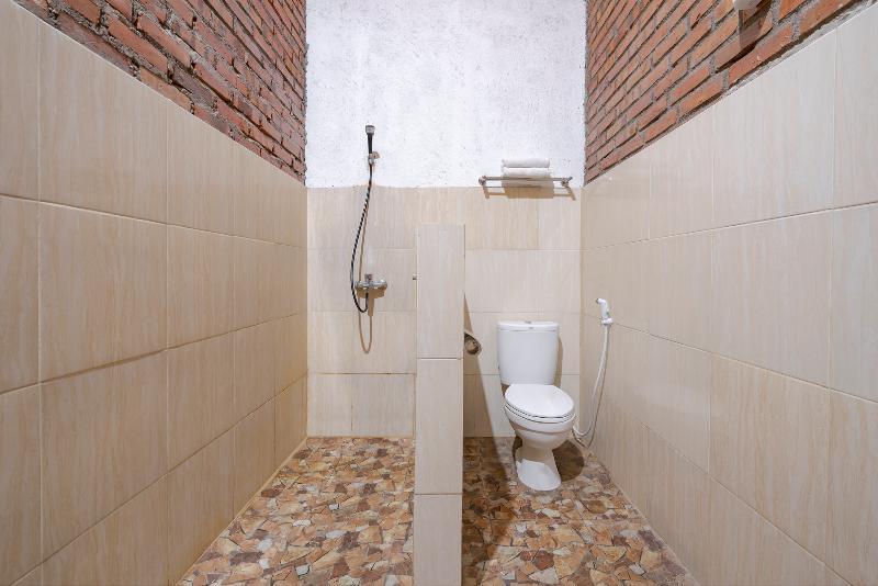 Oyo 2380 Alea Guesthouse Muntilan Kültér fotó