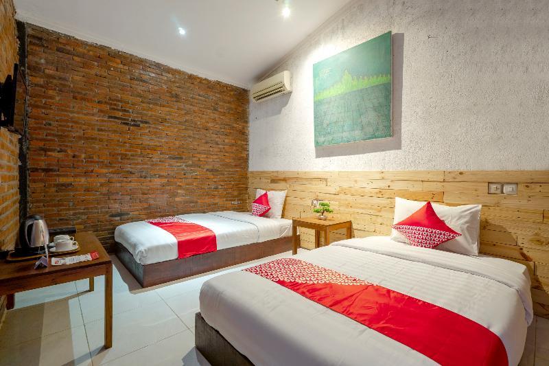 Oyo 2380 Alea Guesthouse Muntilan Kültér fotó